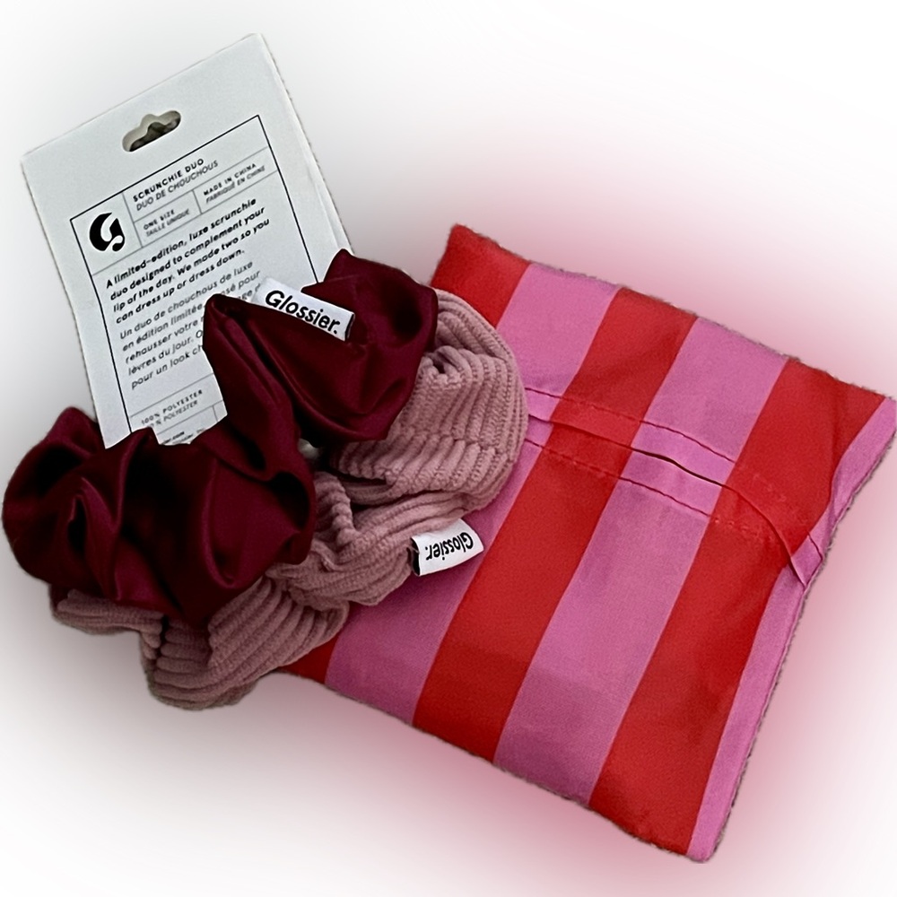 🆕 GLOSSIER | G Schrunire + striped tote bag